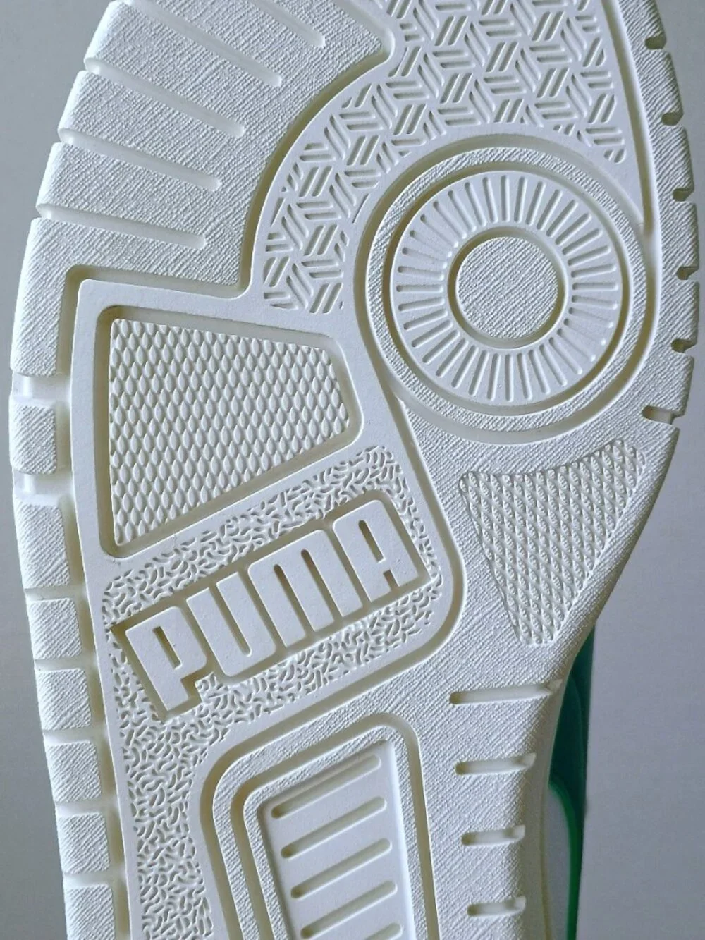 Puma Men's Shuffle Downtown Leather Sneaker in White / Emerald / Ice / Puma Gold